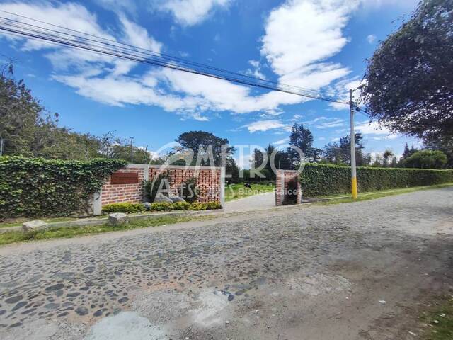 #1321 - Terreno para Venta en Quito - P