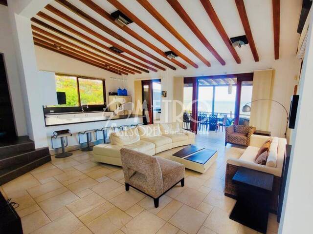 #1332 - Casa de Playa para Venta en Jama - M