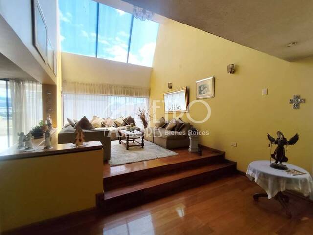#1343 - Casa para Venta en Quito - P