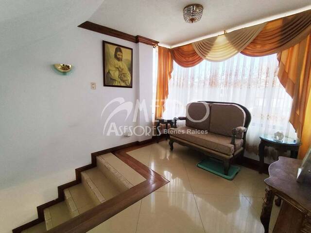 #1350 - Casa para Venta en Quito - P