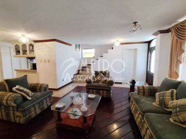 #1350 - Casa para Venta en Quito - P