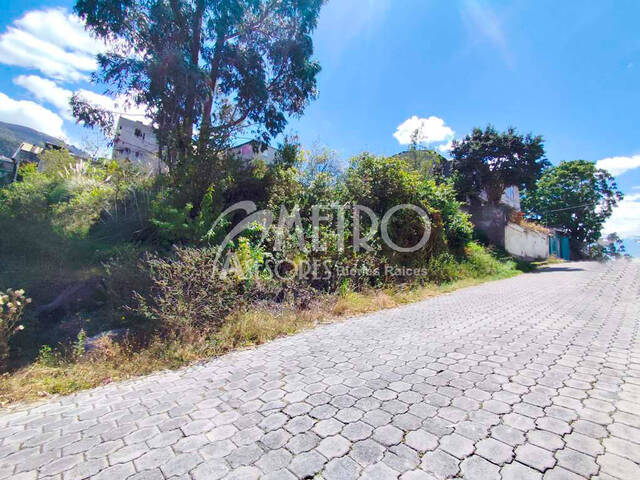 #1352 - Terreno para Venta en Quito - P