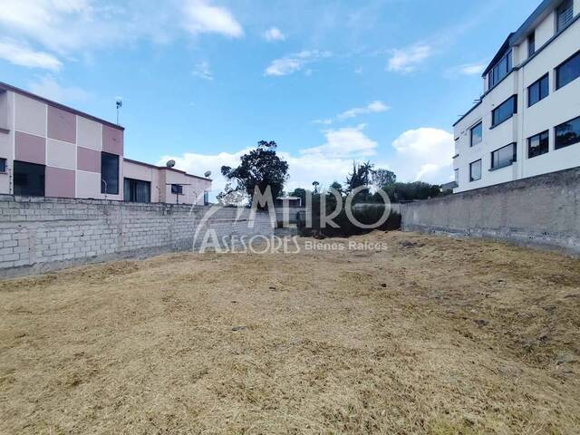 #1365 - Terreno para Venta en Quito - P