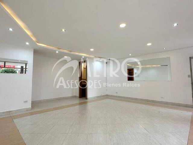 #1085 - Local Comercial para Alquiler en Quito - P