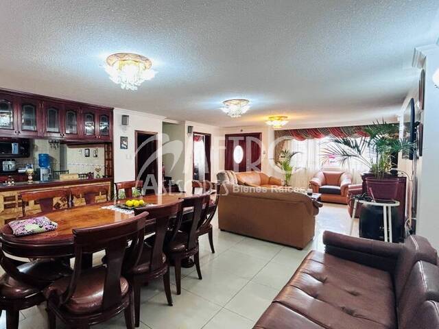 Casa Rentera para Venta en Quito - 4