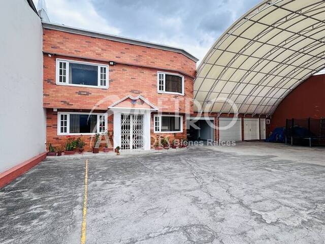 #1379 - Casa Rentera para Venta en Quito - P