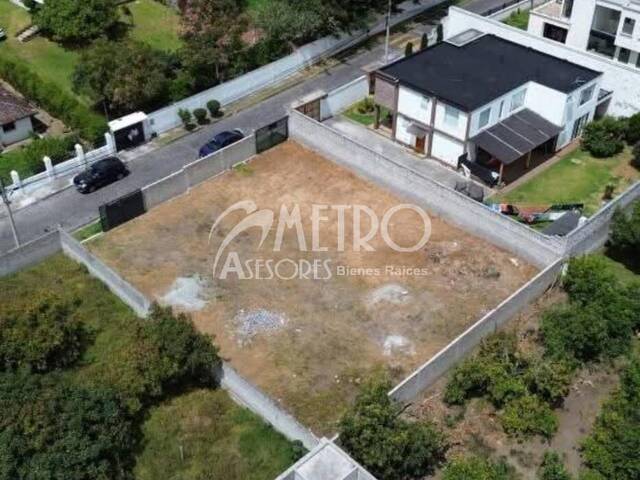 #1398 - Terreno para Venta en Quito - P