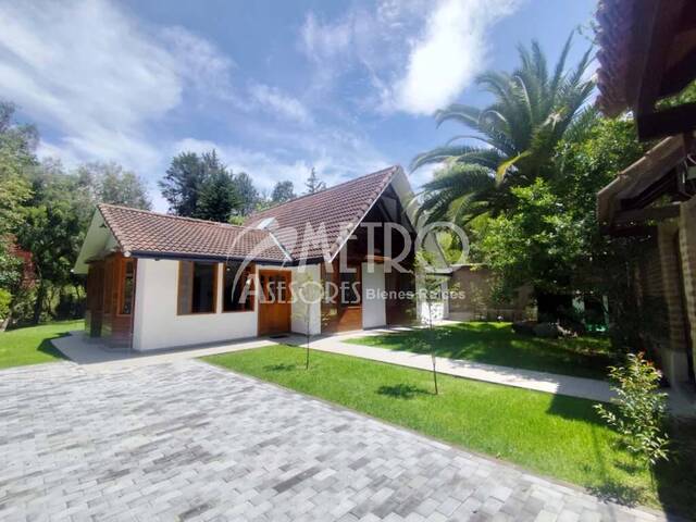 #1413 - Casa para Venta en Quito - P
