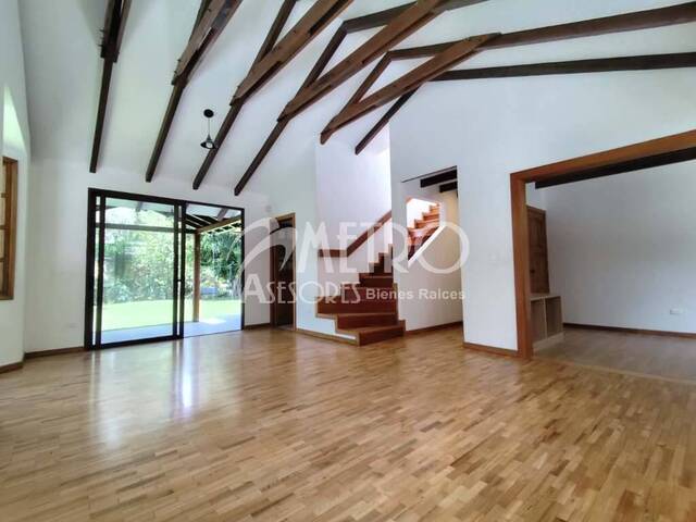 #1413 - Casa para Venta en Quito - P