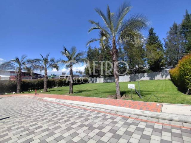 #1431 - Terreno para Venta en Quito - P
