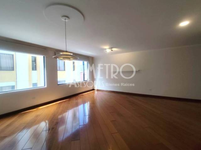 #1449 - Departamento para Venta en Quito - P