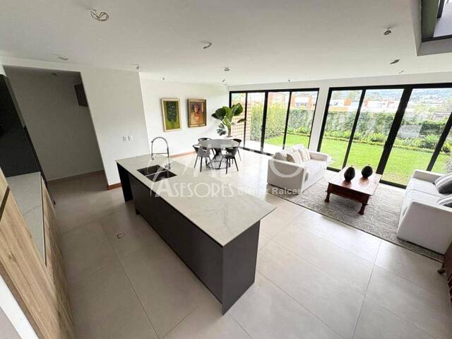 #1312 - Casa para Venta en Quito - P