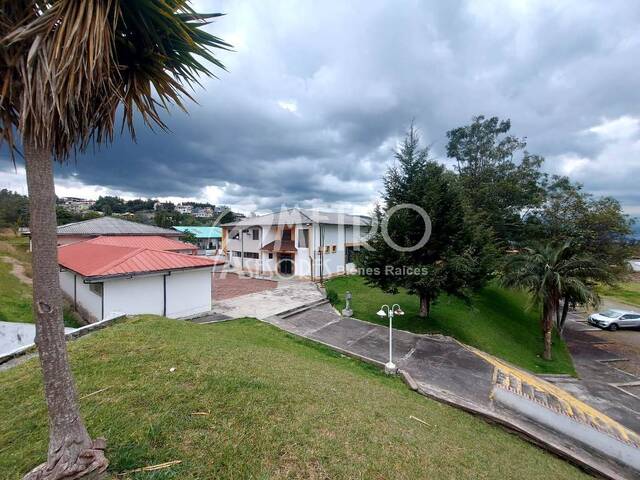 #1484 - Terreno para Venta en Quito - P