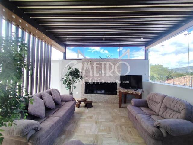 #1492 - Casa para Venta en Quito - P