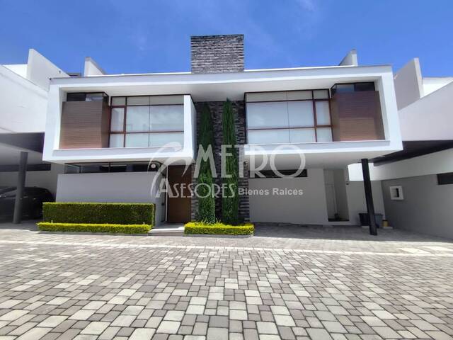 #1492 - Casa para Venta en Quito - P
