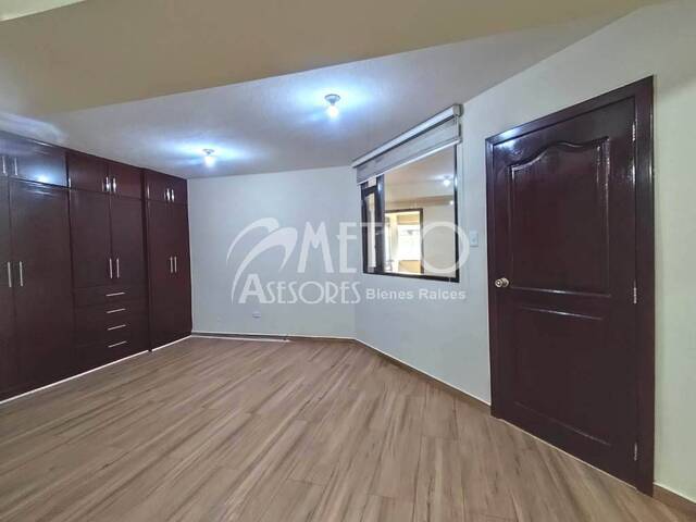 #1498 - Oficina para Venta en Quito - P