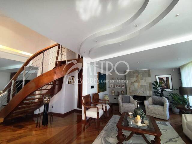 #1509 - Casa para Venta en Quito - P