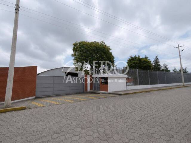 Galpón para Venta en Quito - 4