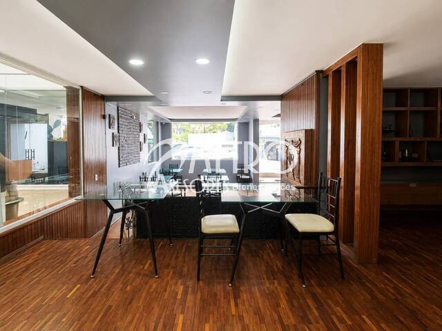 #1519 - Edificio comercial para Alquiler en Quito - P