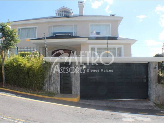 #1521 - Casa para Alquiler en Quito - P