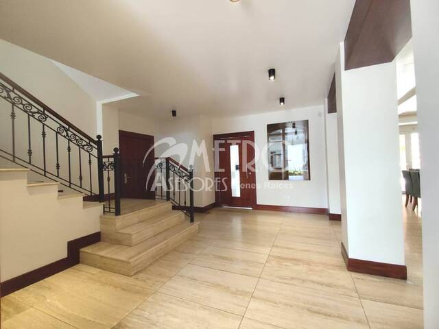 #1526 - Casa para Venta en Quito - P