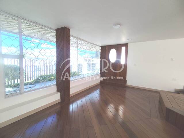 #1533 - Oficina para Alquiler en Quito - P