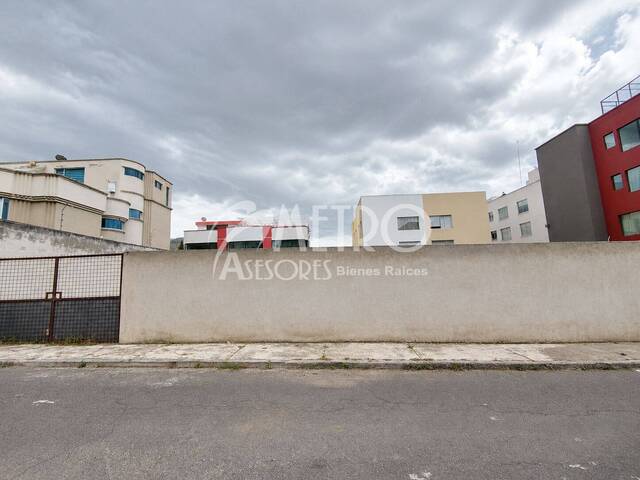 #1553 - Terreno para Venta en Quito - P