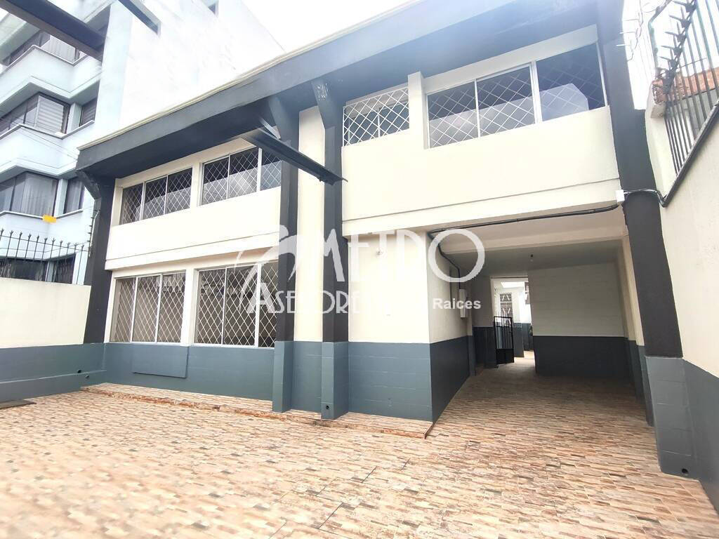 Casa con gran patio en venta sector La Concepción