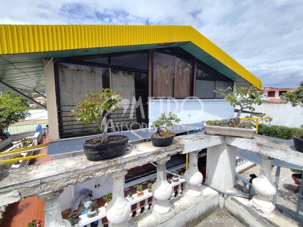 Casa de  379 m2 en venta en Guayllabamba