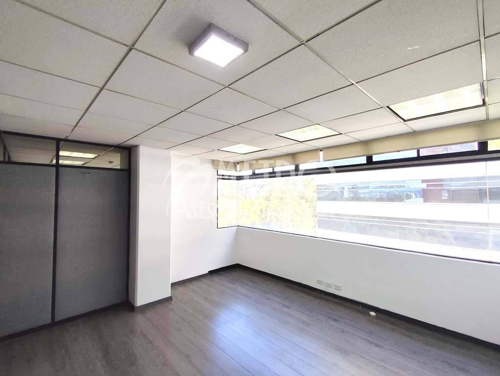 Oficina en alquiler 132 m2 en la Carolina