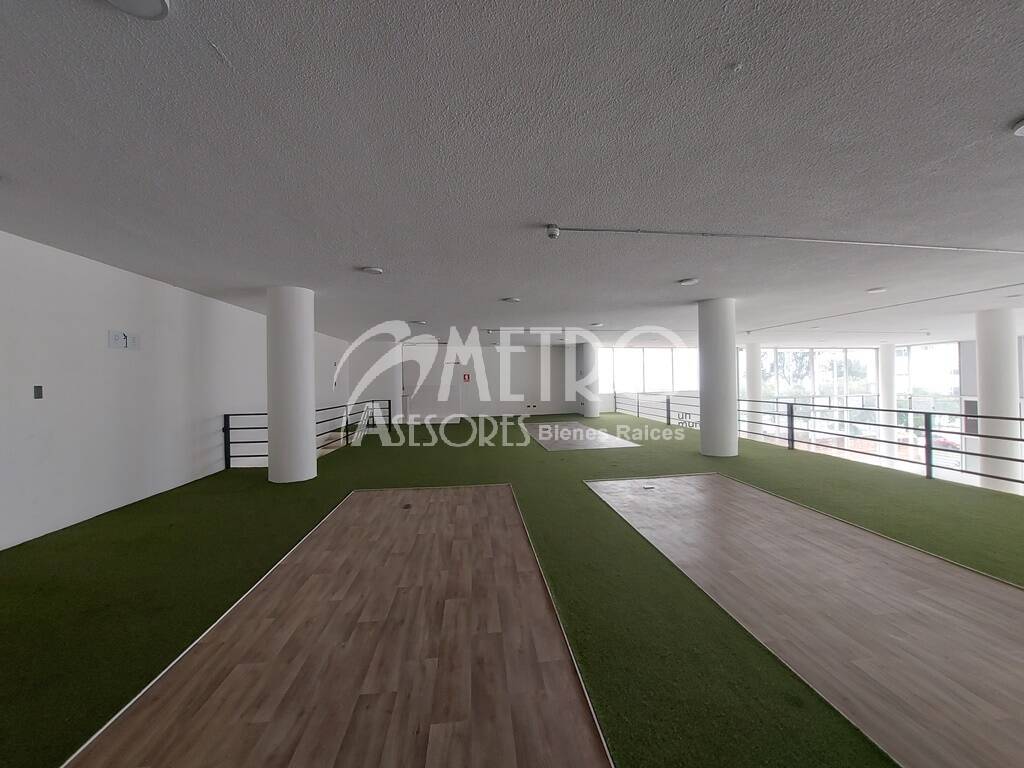 Galpón en venta en plena Av. Galo Plaza Lasso – Norte de Quito
