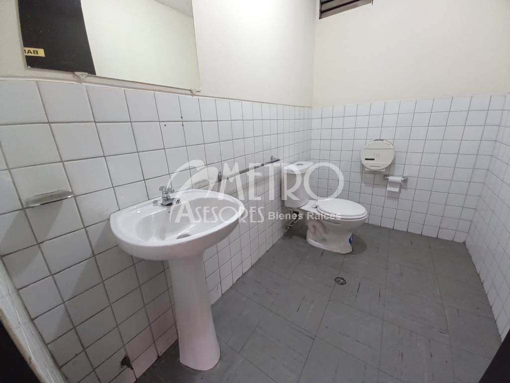 Local Comercial en renta 246 m2 en el Centro Norte de Quito La Y